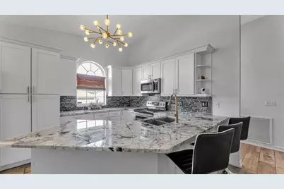 7929 Ashley Pointe Drive, Lakeland, FL 33810 - Photo 9