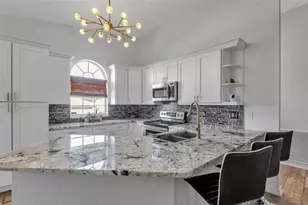 7929 Ashley Pointe Dr, Lakeland, FL 33810 - Photo 9