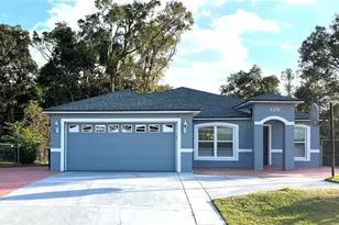 326 Fox Lake Dr, Lakeland, FL 33809 - Photo 1