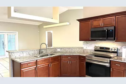 326 Fox Lake Drive, Lakeland, FL 33809 - Photo 9