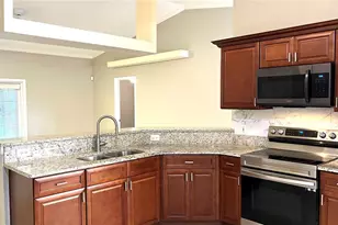 326 Fox Lake Dr, Lakeland, FL 33809 - Photo 9