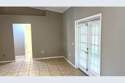 326 Fox Lake Drive, Lakeland, FL 33809 - Photo 7