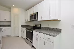 1940 Red Loop, Lakeland, FL 33801 - Photo 5