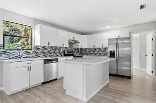 115 Kenwood Ave, Nokomis, FL 34275 - Photo 5