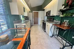 1406 Walden Oaks Pl, Plant City, FL 33563 - Photo 13