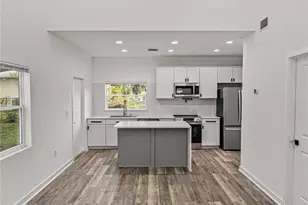 717 W 13th St, Lakeland, FL 33805 - Photo 9