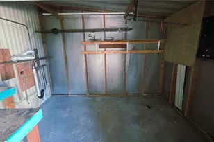 437 Skyline Dr E, Lakeland, FL 33801 - Photo 7