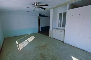 437 Skyline Dr E, Lakeland, FL 33801 - Photo 13