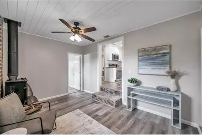 8100 5th Street N, Saint Petersburg, FL 33702 - Photo 11