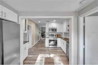 8100 5th Street N, Saint Petersburg, FL 33702 - Photo 23