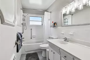 250 Rosery Rd NW, Largo, FL 33770 - Photo 25