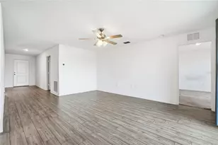 2001 Amber Sweet Cir, Dundee, FL 33838 - Photo 7