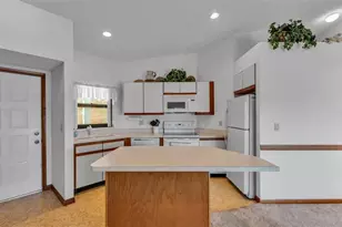 4655 Casablanca Cir, Sebring, FL 33870 - Photo 13