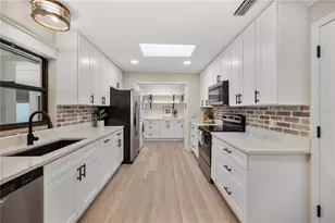 5614 Lazy Creek Dr, Lakeland, FL 33811 - Photo 13