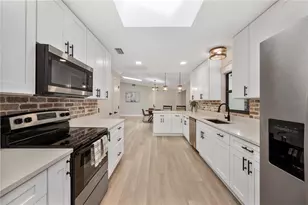 5614 Lazy Creek Dr, Lakeland, FL 33811 - Photo 15