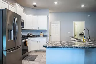 261 Walkers Point Dr, Auburndale, FL 33823 - Photo 13