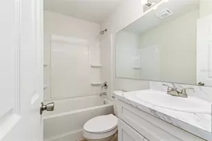 1664 Bayview Dr, Lakeland, FL 33805 - Photo 9