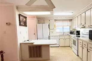 310 Martin Dr, Lakeland, FL 33809 - Photo 9