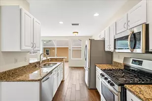 9526 W Park Village Dr, Tampa, FL 33626 - Photo 7