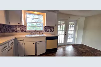 5624 McCoy Court, Zephyrhills, FL 33542 - Photo 11