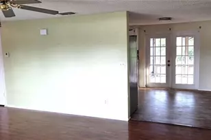 5624 McCoy Ct, Zephyrhills, FL 33542 - Photo 7