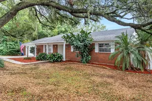 1945 Suzanne Ln, Lakeland, FL 33813 - Photo 3