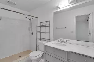 1945 Suzanne Ln, Lakeland, FL 33813 - Photo 11