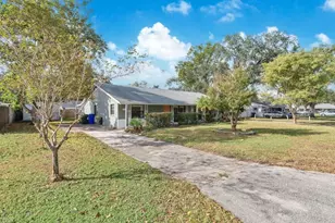 4527 Holder Ct, Lakeland, FL 33813 - Photo 3