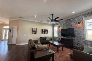 2331 Chesterfield Cir, Lakeland, FL 33813 - Photo 13