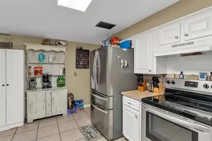 2515 Crystal Lake Acres Dr, Lakeland, FL 33801 - Photo 15