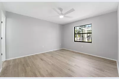 5737 Deer Hollow Lane W, Sarasota, FL 34232 - Photo 9