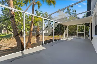 5737 Deer Hollow Lane W, Sarasota, FL 34232 - Photo 15