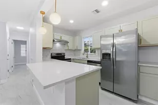 808 Guild Dr, Venice, FL 34285 - Photo 5