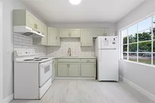 808 Guild Dr, Venice, FL 34285 - Photo 15