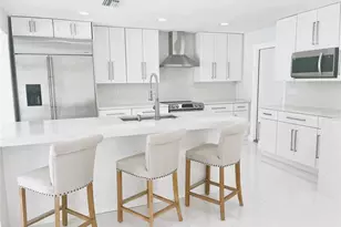 3364 Espanola Dr, Sarasota, FL 34239 - Photo 13