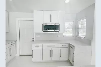 3364 Espanola Drive, Sarasota, FL 34239 - Photo 7