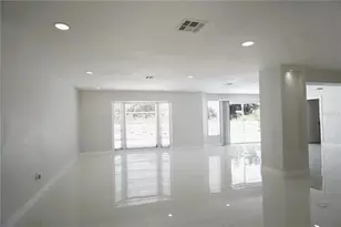 3364 Espanola Dr, Sarasota, FL 34239 - Photo 3