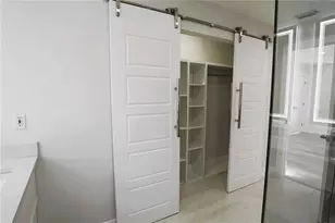 3364 Espanola Dr, Sarasota, FL 34239 - Photo 23