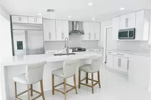 3364 Espanola Dr, Sarasota, FL 34239 - Photo 11