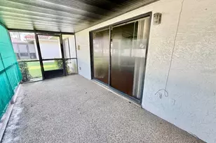 18308 Aintree Ct, Tampa, FL 33647 - Photo 3