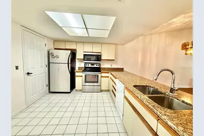 18308 Aintree Court, Tampa, FL 33647 - Photo 5