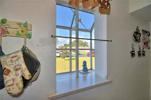 1205 Club Cir, Lakeshore, FL 33854 - Photo 7