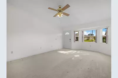 1933 Prairie Dunes Circle N, Lakeland, FL 33810 - Photo 5