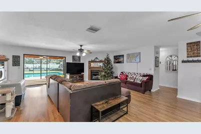 2207 Gatewood Street, Plant City, FL 33563 - Photo 9