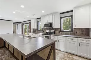 36848 8th Ave, Zephyrhills, FL 33541 - Photo 7