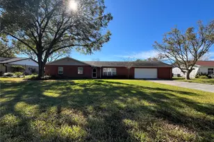 197 Hidden Lake Dr, Brandon, FL 33511 - Photo 1