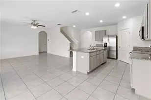 2651 Grandbury Grove Rd, Lakeland, FL 33811 - Photo 5