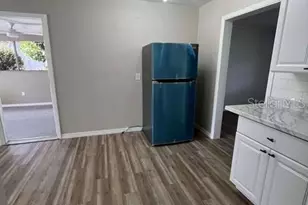 215 W Valencia St, Lakeland, FL 33805 - Photo 3