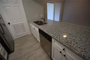 945 Castle Way, Lakeland, FL 33803 - Photo 5