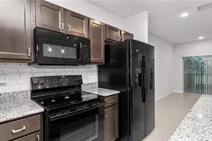 3857 Hampstead Ln, Lakeland, FL 33810 - Photo 5